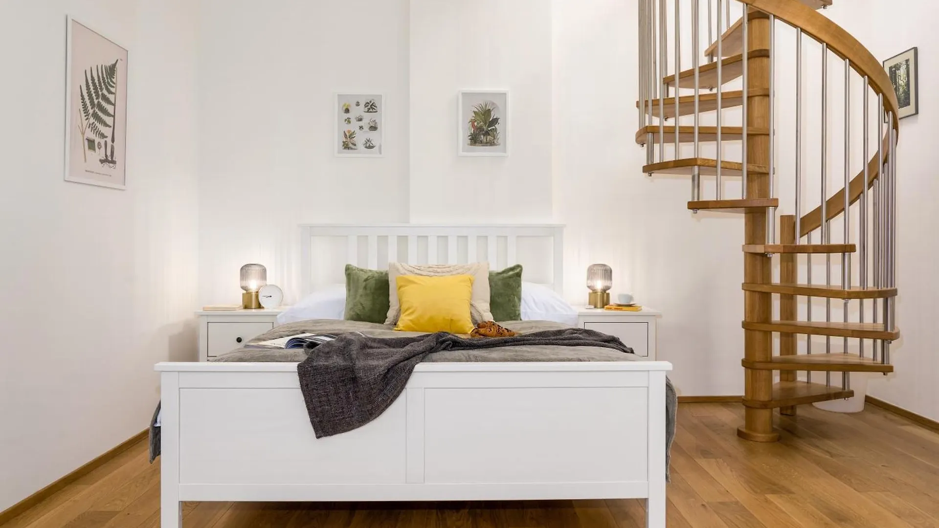 Prague Days - Private Terrace - Spacious Studio - Hip District